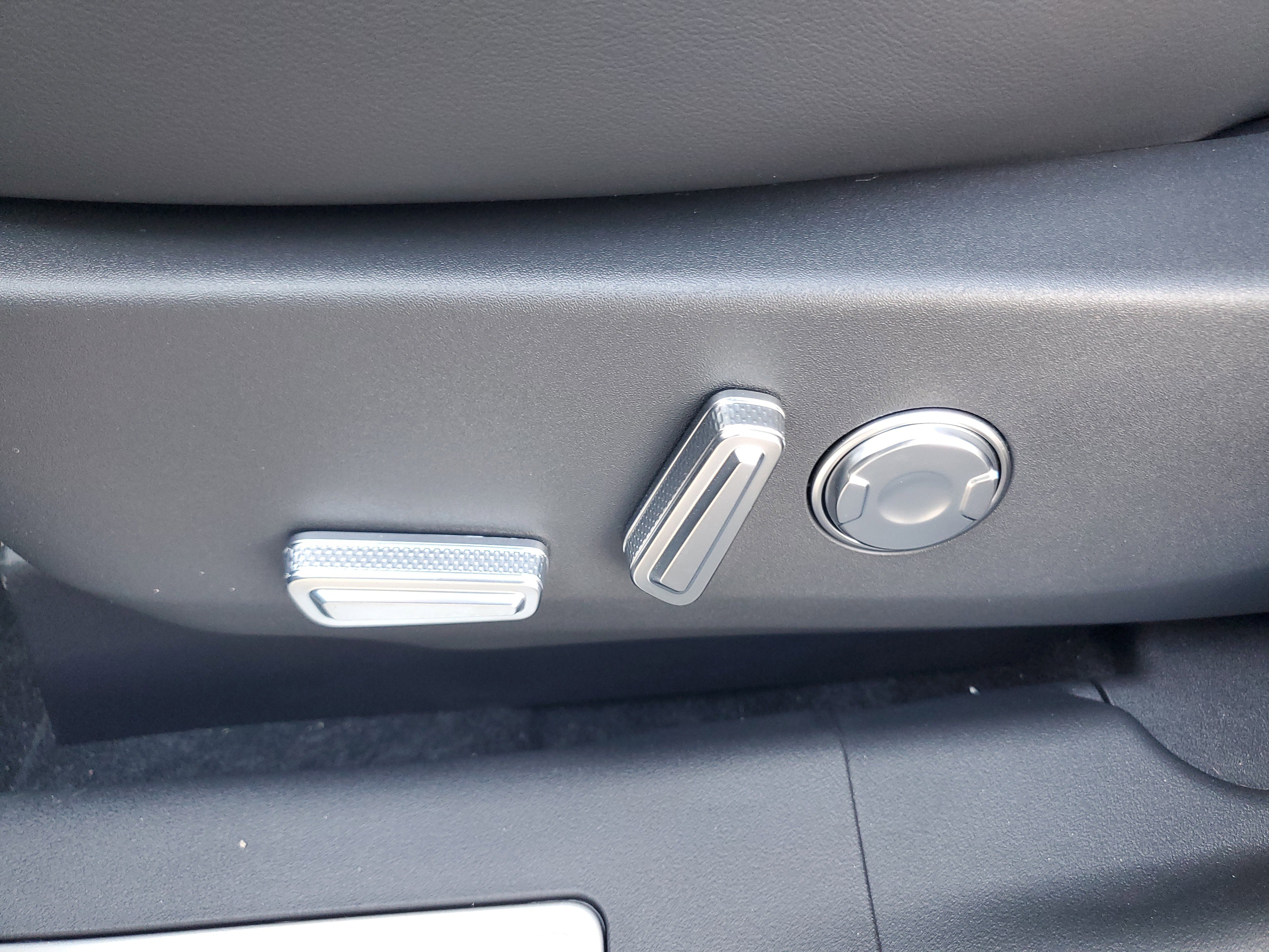 New 2026 Lincoln Nautilus Premier image 11