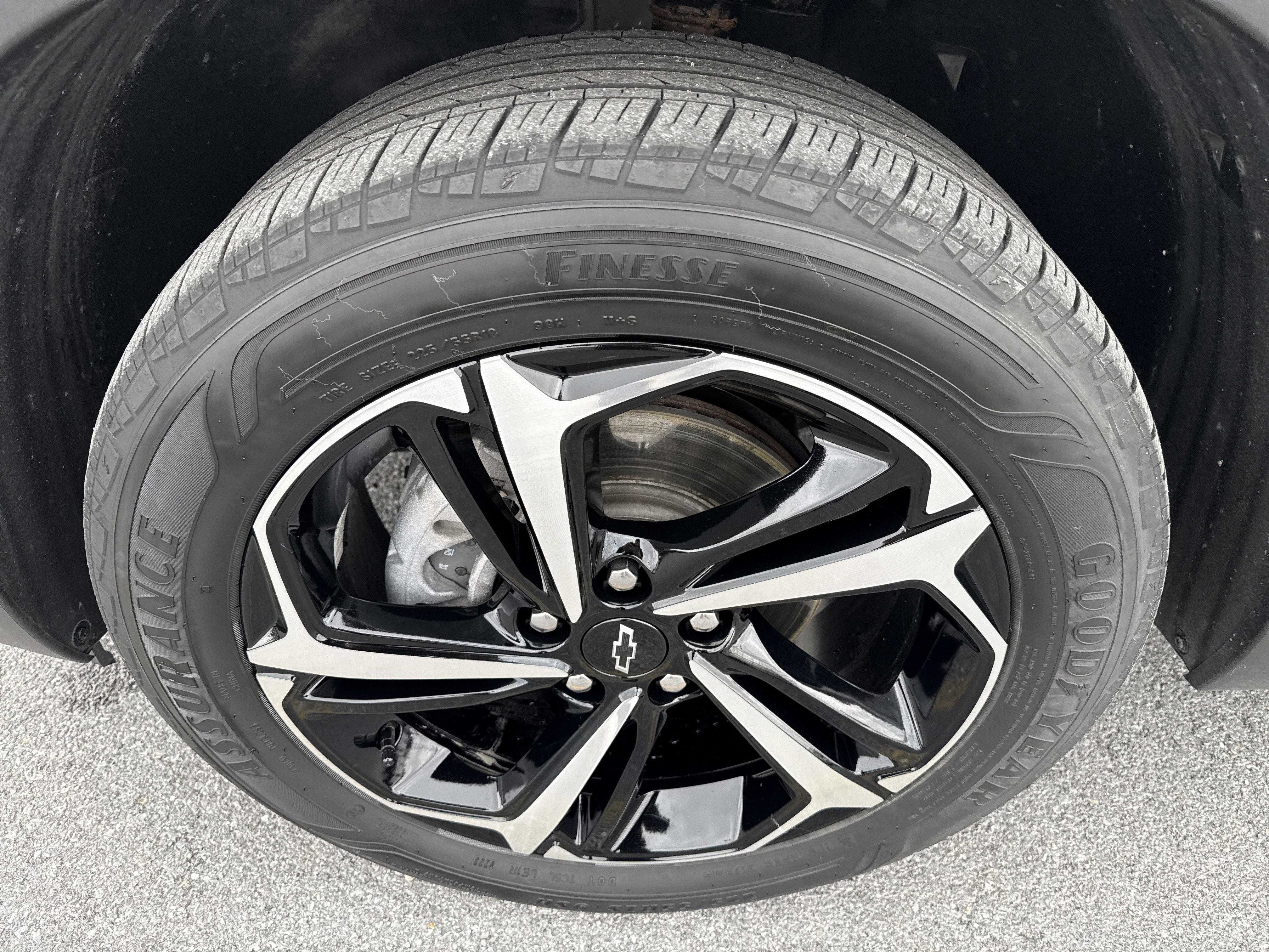 Used 2023 Chevrolet TrailBlazer RS w/ Convenience Package image 11