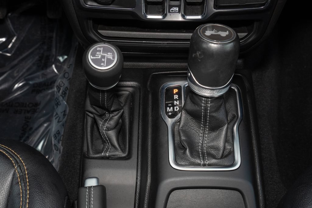 Used 2024 Jeep Wrangler Unlimited Sahara AWD/4WD image 23