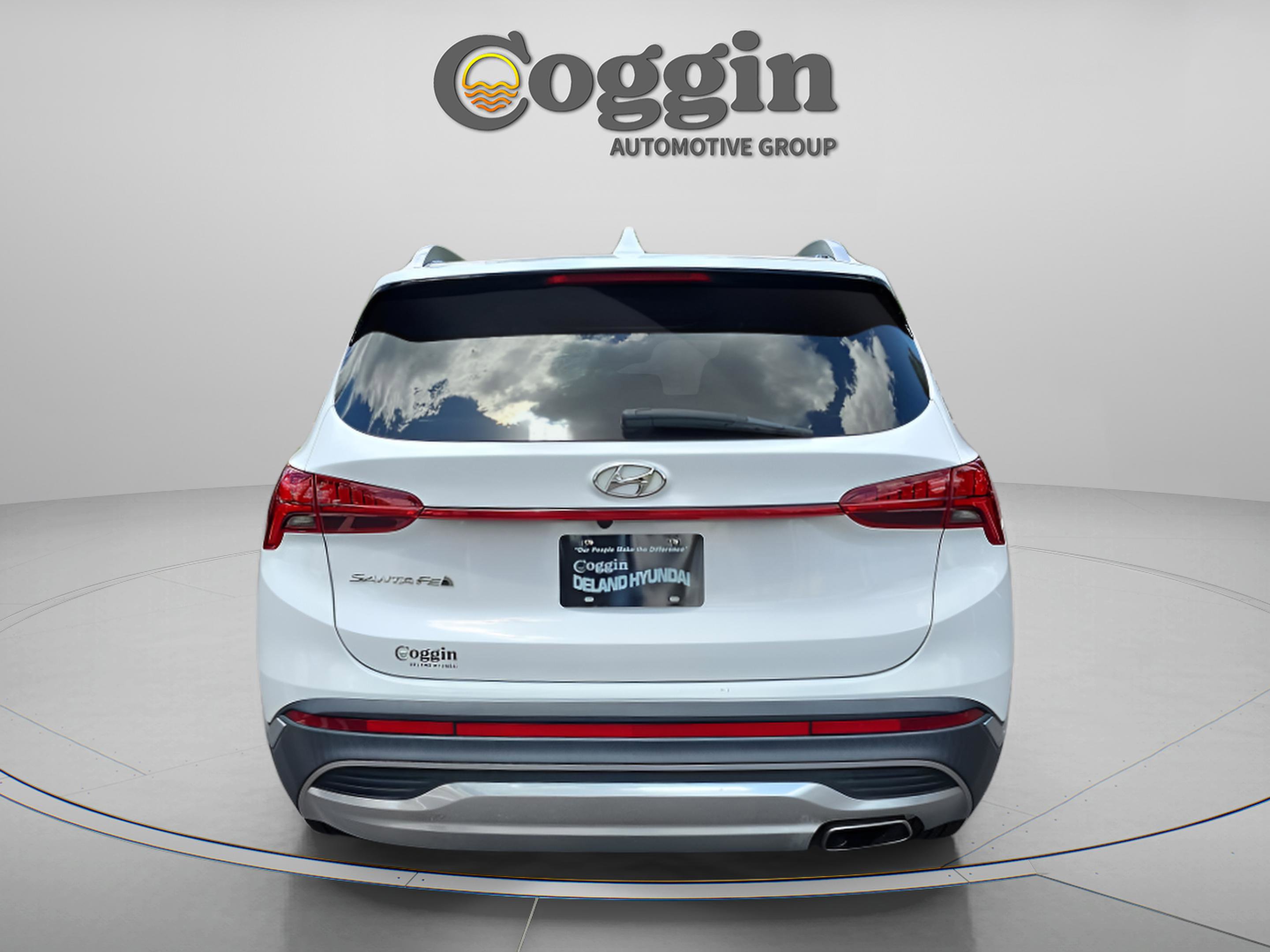 Used 2021 Hyundai Santa Fe SEL w/ Convenience + Premium Package FWD image 4