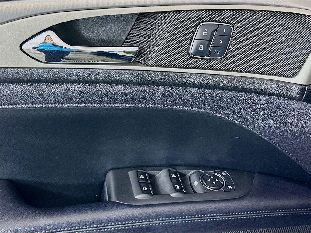 Used 2018 Lincoln MKZ Premiere FWD image 17