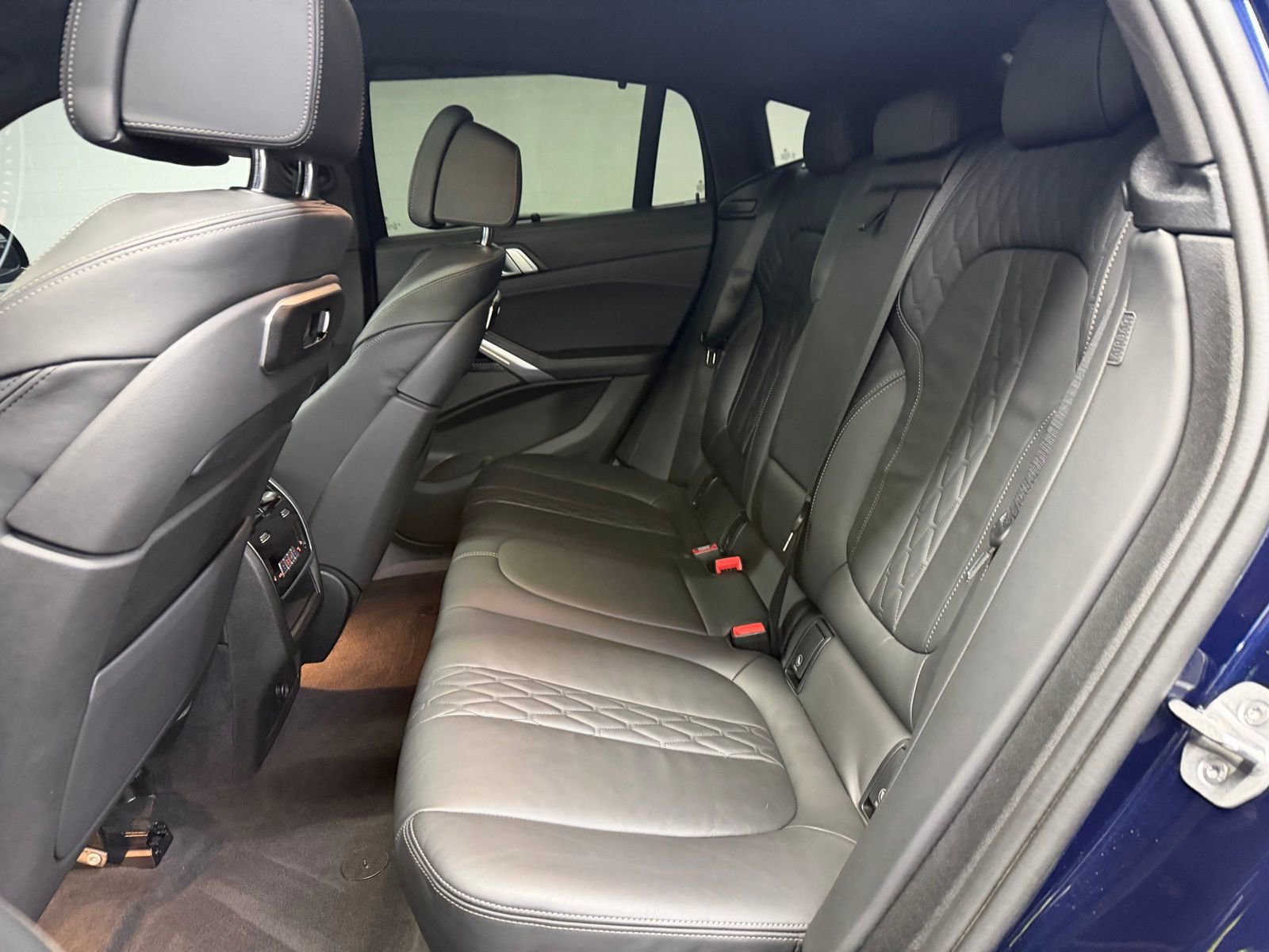 Used 2024 BMW X6 M60i image 21
