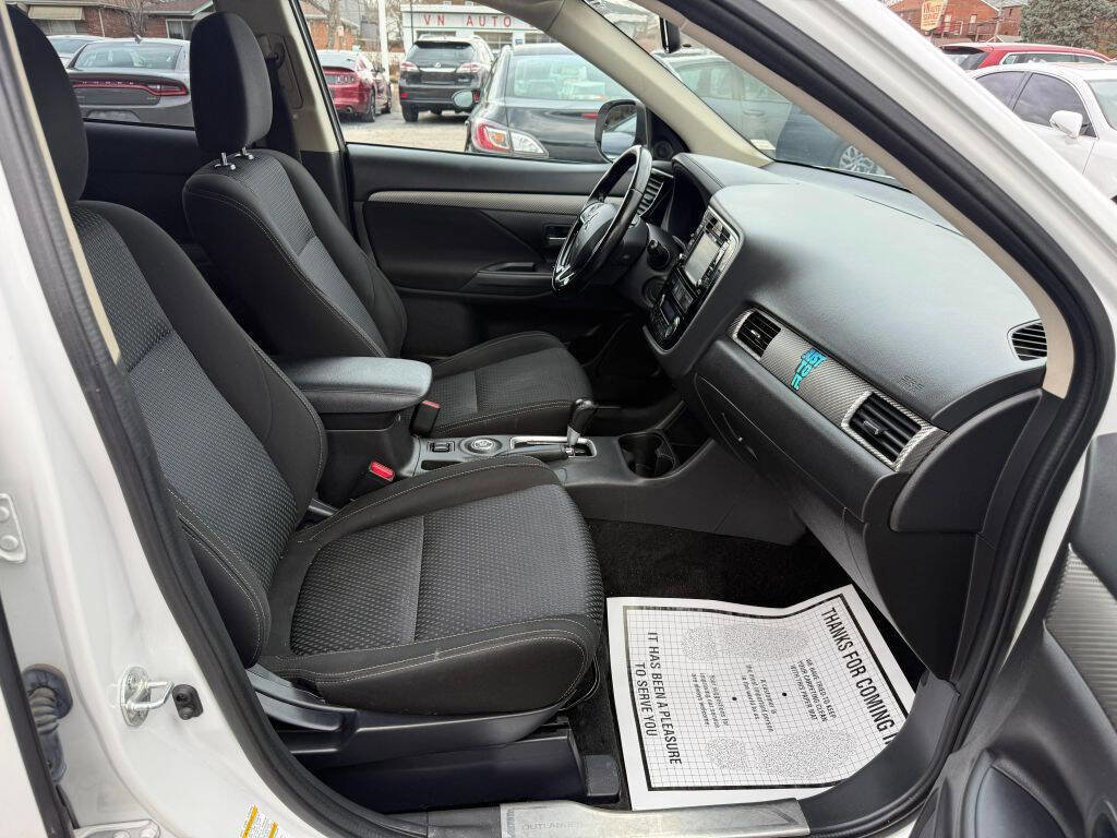 Used 2016 Mitsubishi Outlander SE image 20