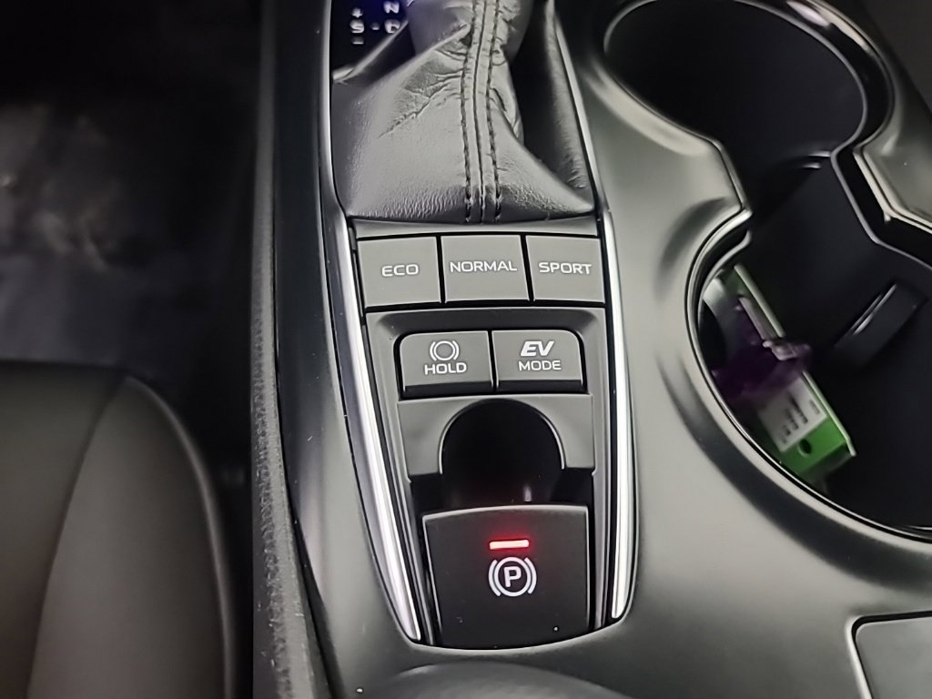 Used 2019 Toyota Camry LE FWD image 38