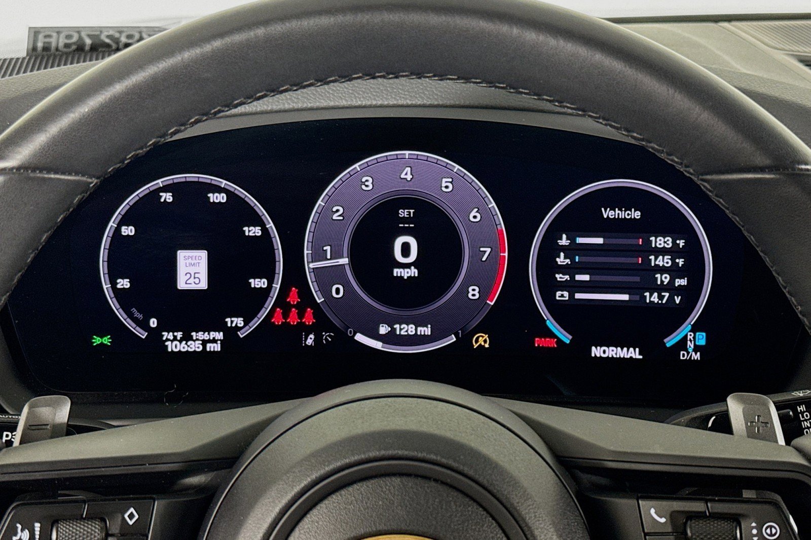 Used 2025 Porsche Cayenne Coupe image 32