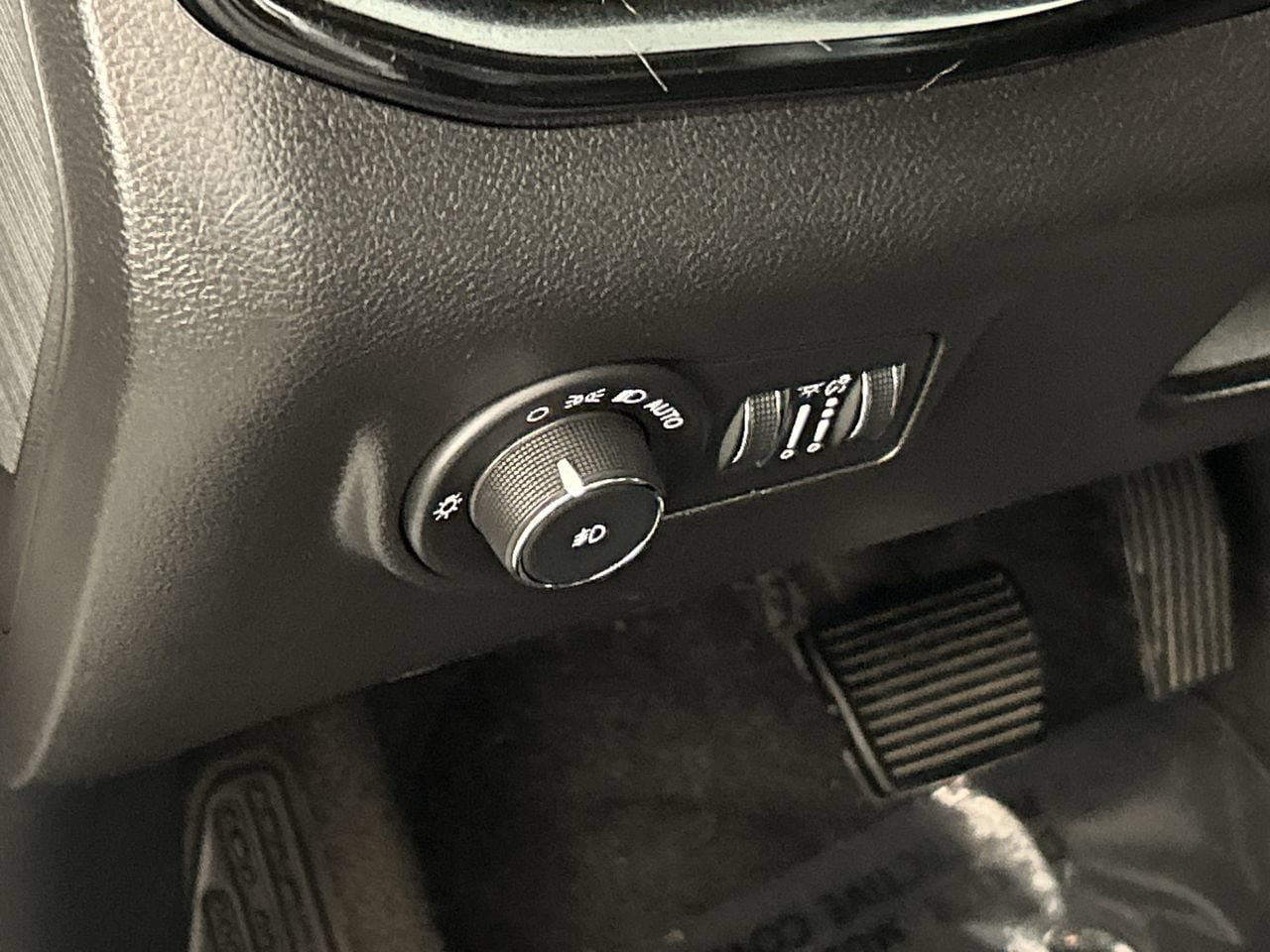 Used 2024 Jeep Compass Trailhawk AWD/4WD image 13