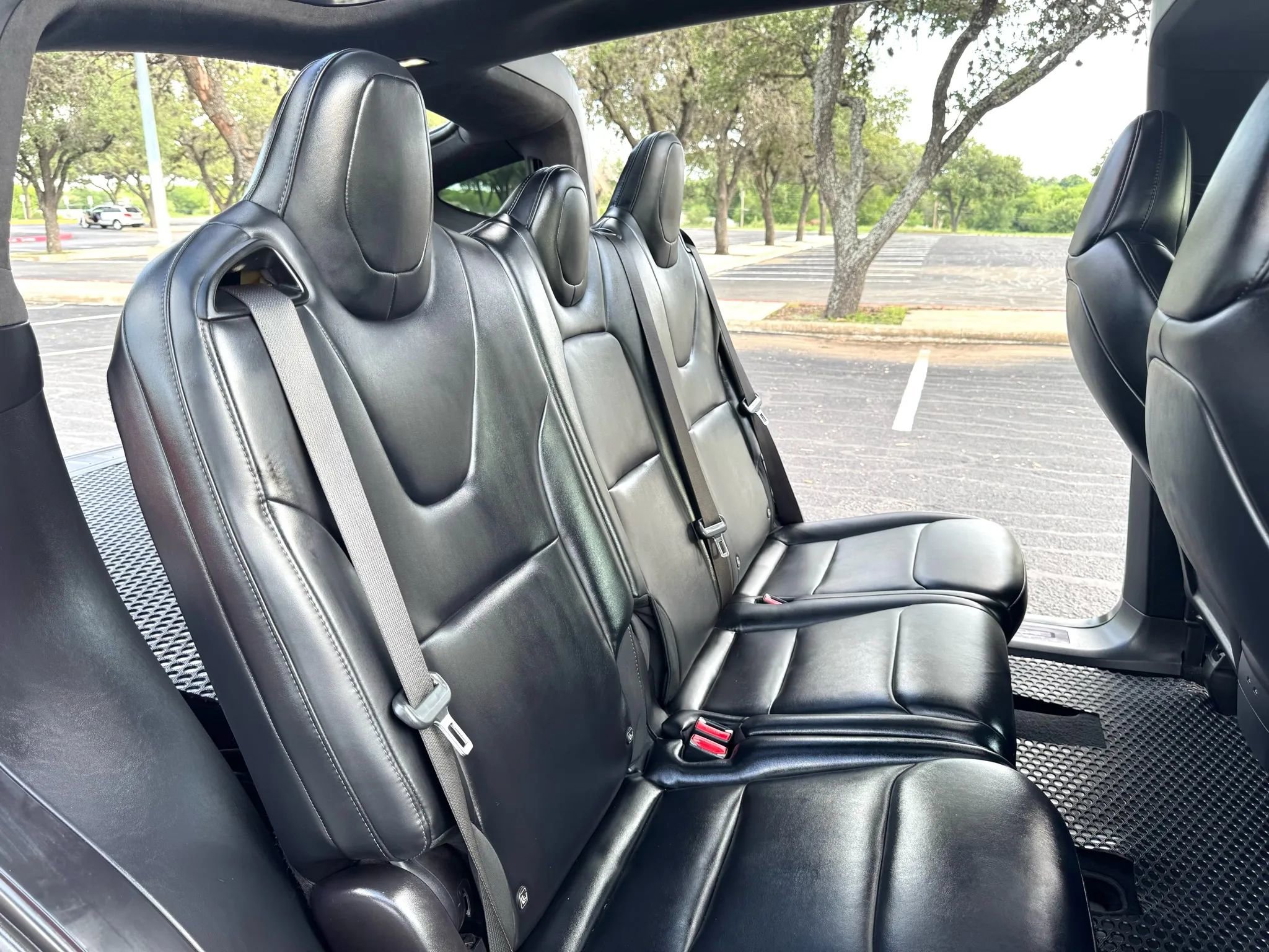 Used 2020 Tesla Model X image 22