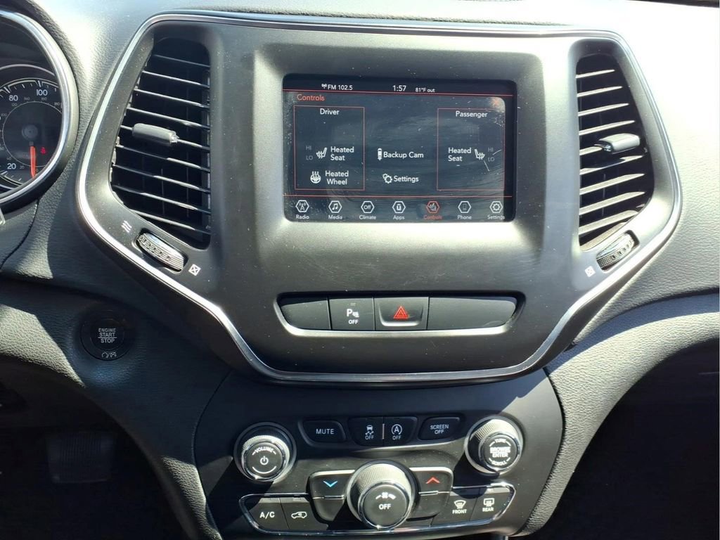 Used 2020 Jeep Cherokee Latitude Plus w/ Cold Weather Group image 24