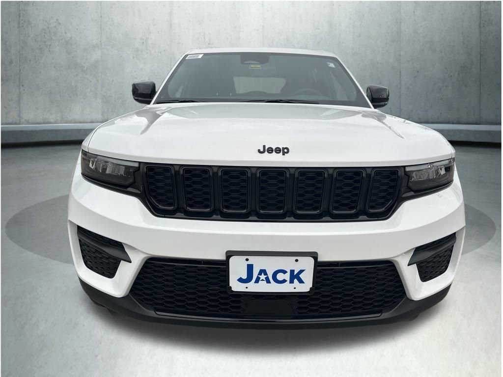 New 2025 Jeep Grand Cherokee Altitude AWD/4WD image 9