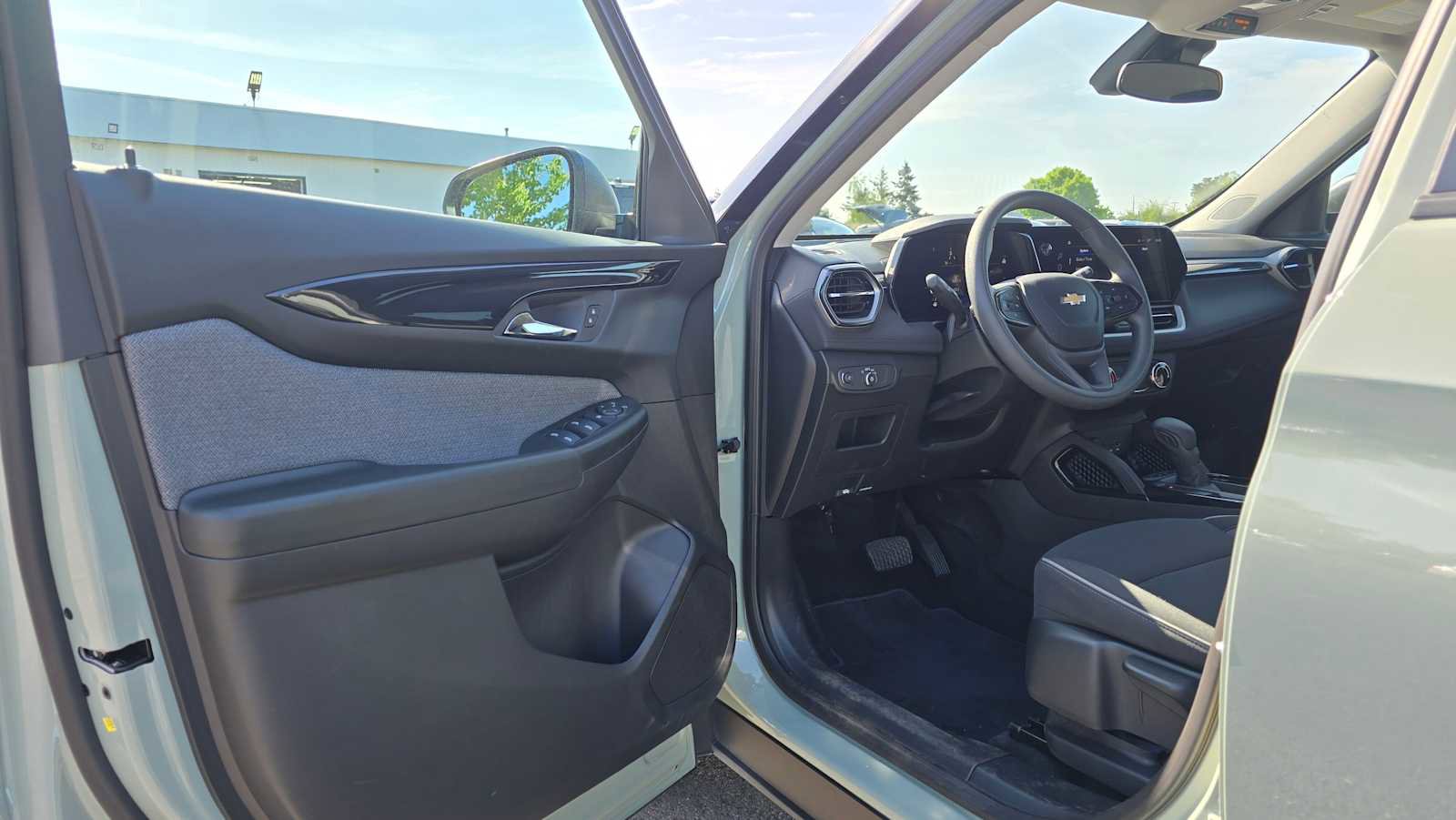 Used 2026 Chevrolet TrailBlazer LS w/ LS Convenience Package AWD/4WD image 21