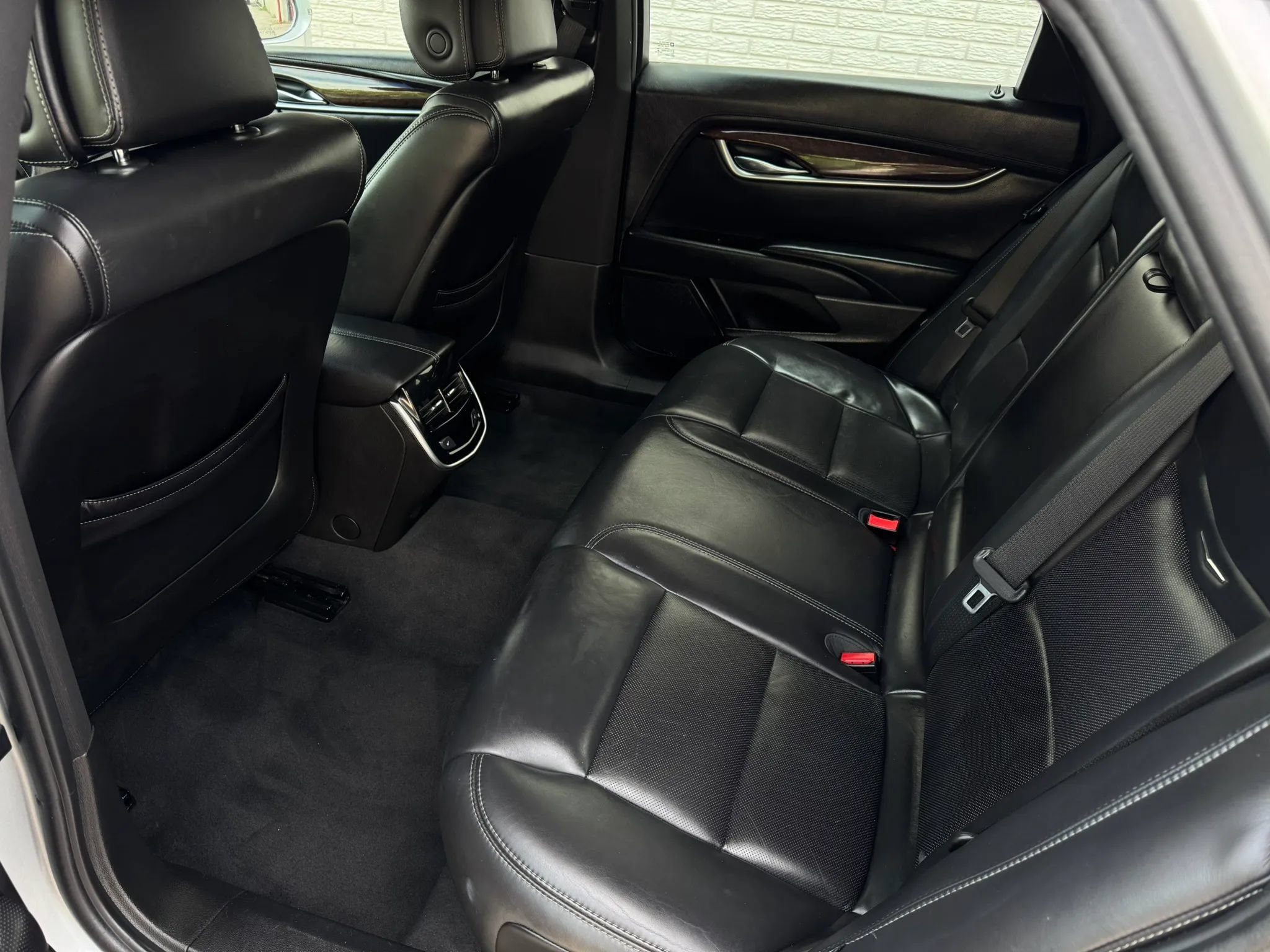 Used 2013 Cadillac XTS Luxury w/ Driver Awareness Package FWD image 17