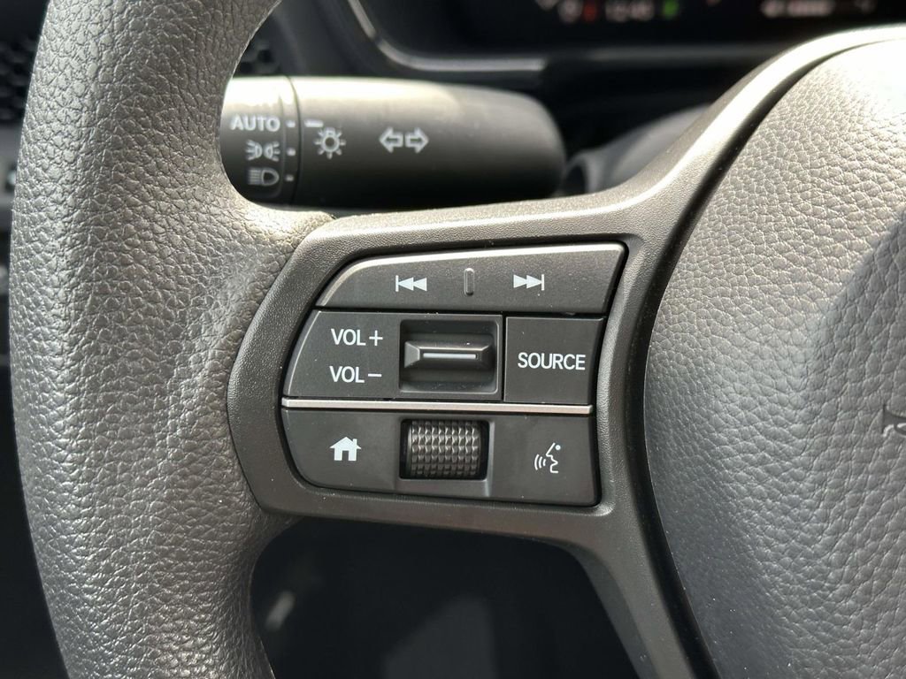 Used 2025 Honda CR-V LX image 18
