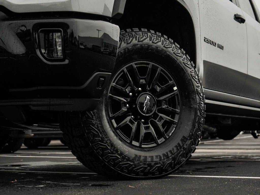 New 2026 Chevrolet Silverado 2500 ZR2 w/ LPO, Dark Essentials Package AWD/4WD image 6