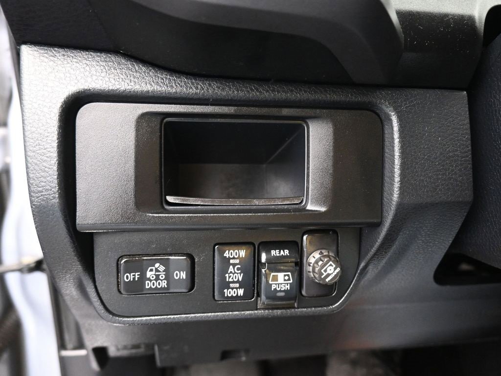 Used 2017 Toyota Tacoma TRD Sport image 24