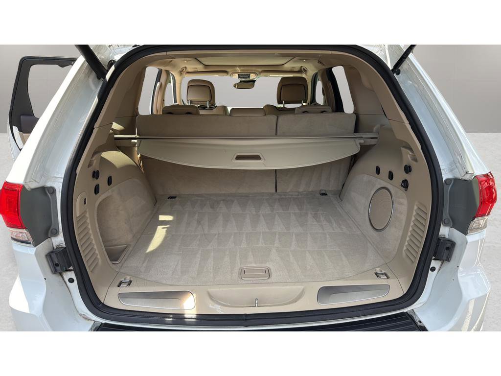 Used 2019 Jeep Grand Cherokee Overland AWD/4WD image 18