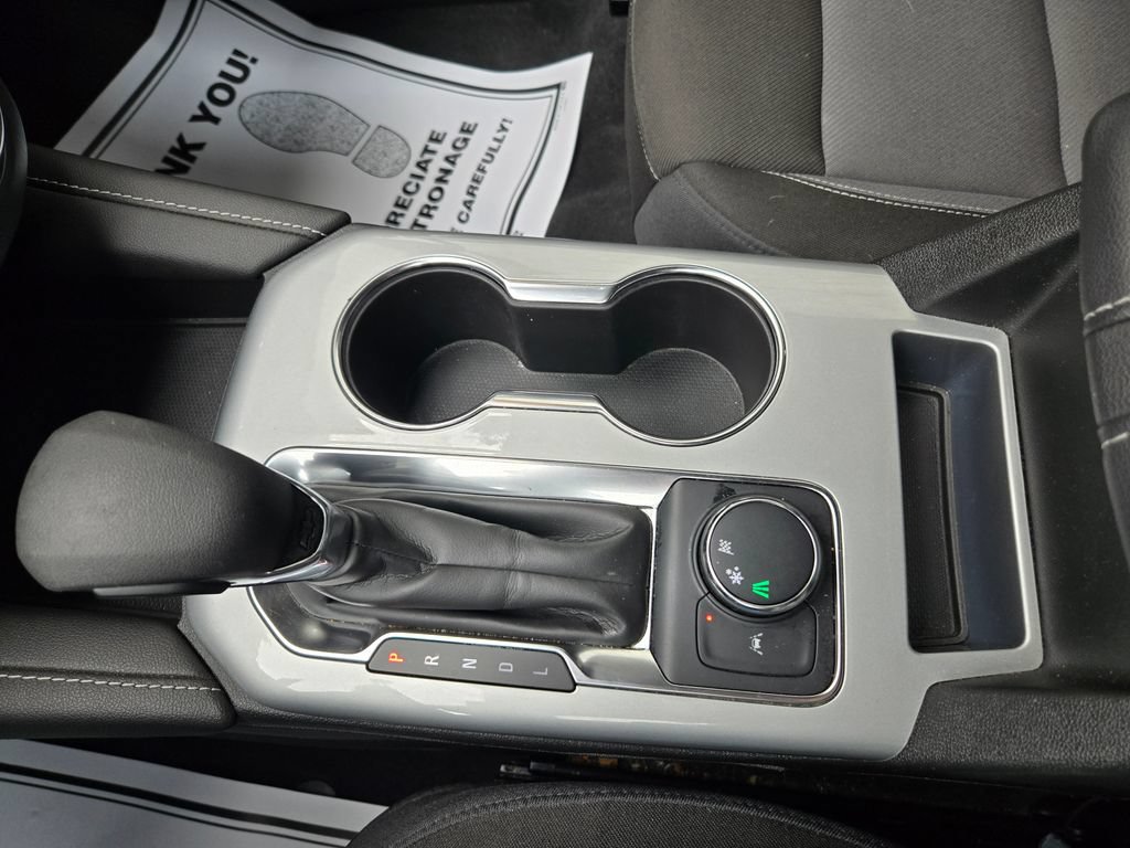 Used 2025 Chevrolet Blazer LT FWD image 28