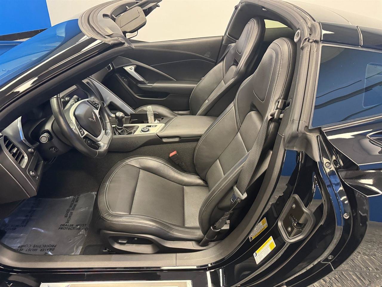 Used 2019 Chevrolet Corvette Stingray Coupe w/ 1LT RWD image 18