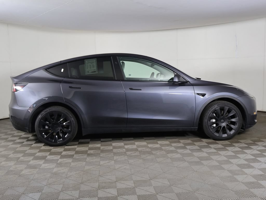 Used 2023 Tesla Model Y Long Range AWD/4WD image 18