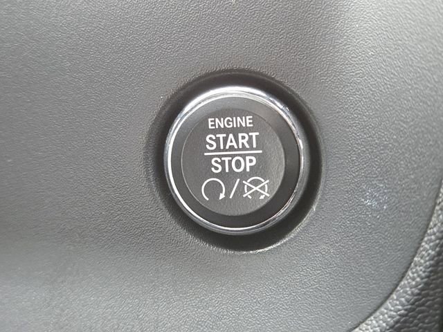 Used 2013 Dodge Challenger SXT image 10