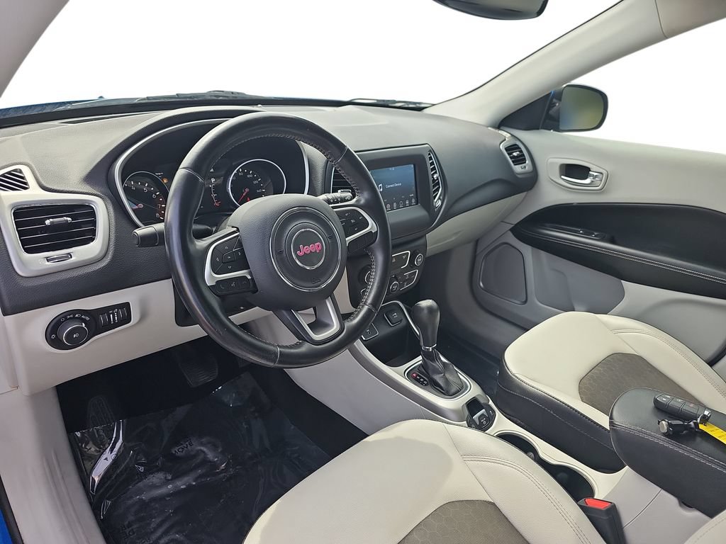 Used 2019 Jeep Compass Latitude w/ Popular Equipment Group FWD image 16