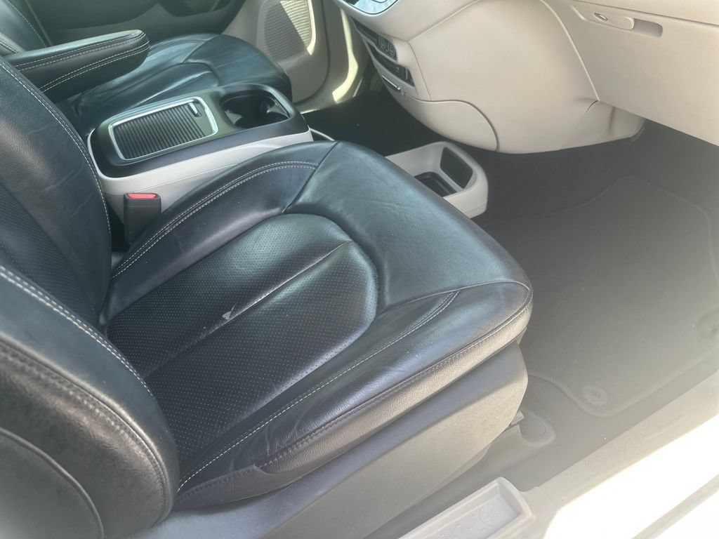 Used 2022 Chrysler Pacifica Touring-L FWD image 31
