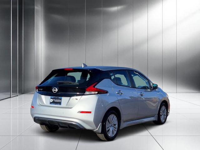 Used 2025 Nissan Leaf S image 24