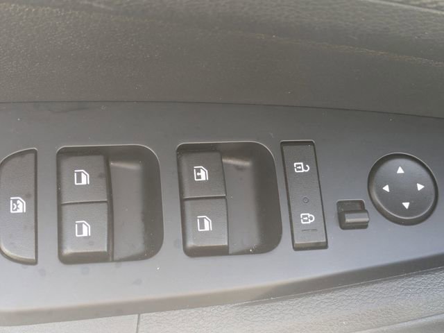 Used 2025 Kia Sportage LX image 11