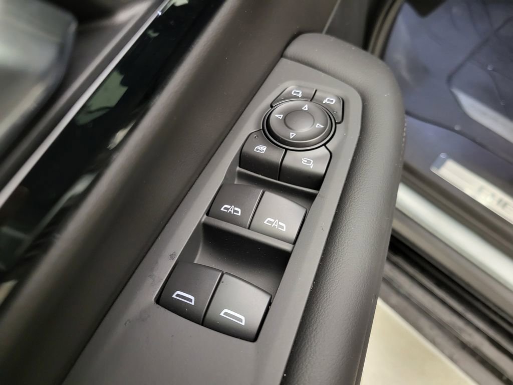 New 2026 Chevrolet Suburban LT w/ Comfort Package image 34