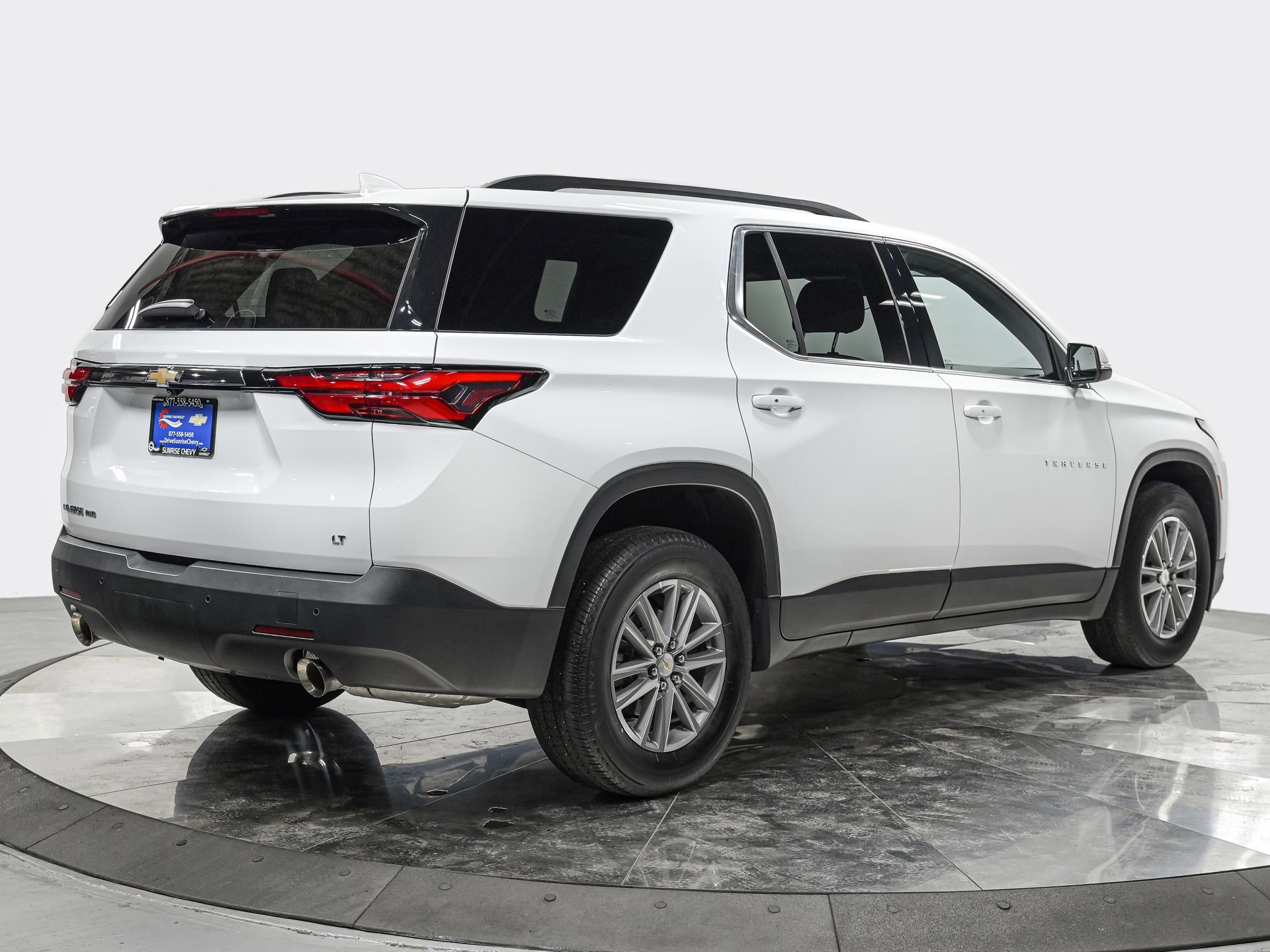 Used 2023 Chevrolet Traverse LT w/ LPO, Floor Liner Package image 7
