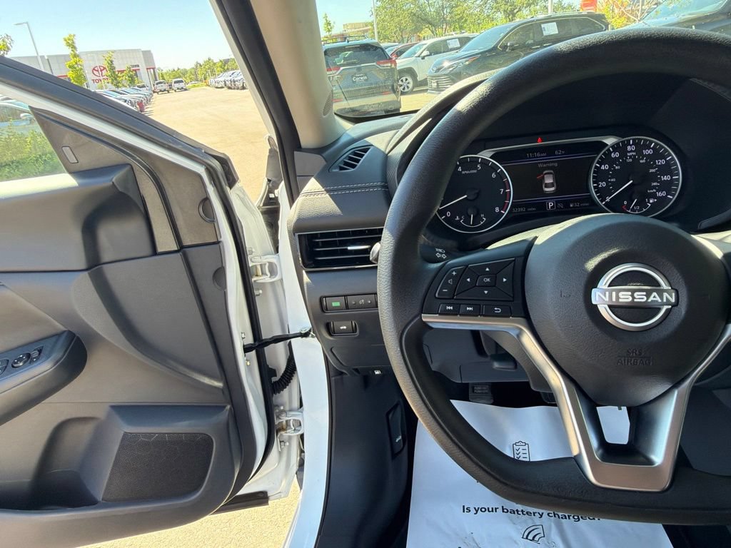 Used 2025 Nissan Sentra SV FWD image 26