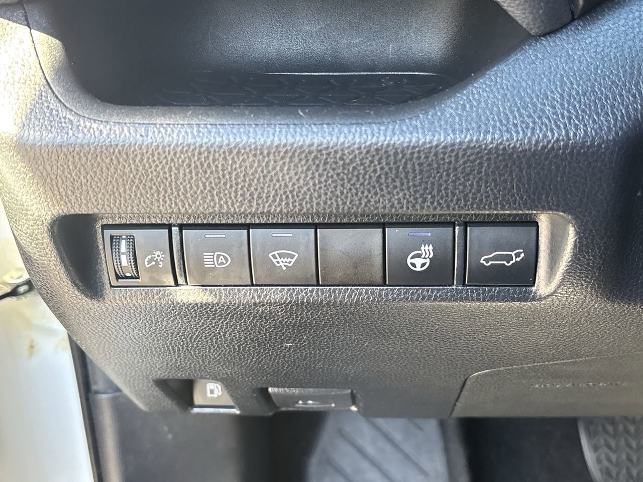 Used 2020 Toyota RAV4 XSE image 21