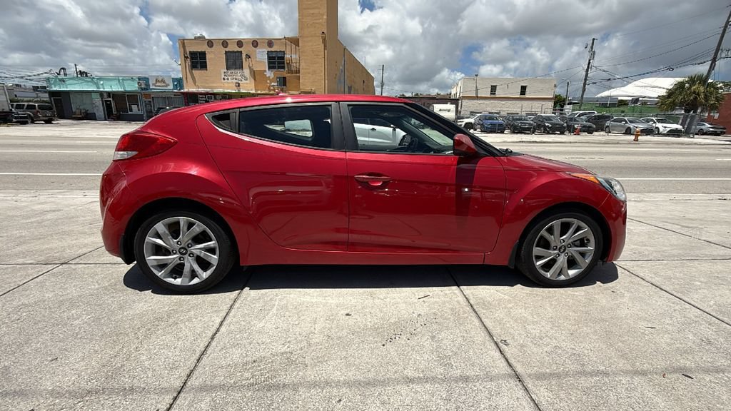 Used 2016 Hyundai Veloster FWD image 14