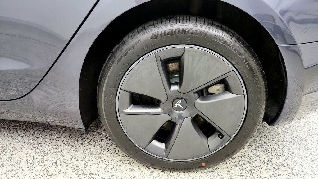 Used 2023 Tesla Model 3 Standard Range RWD image 9
