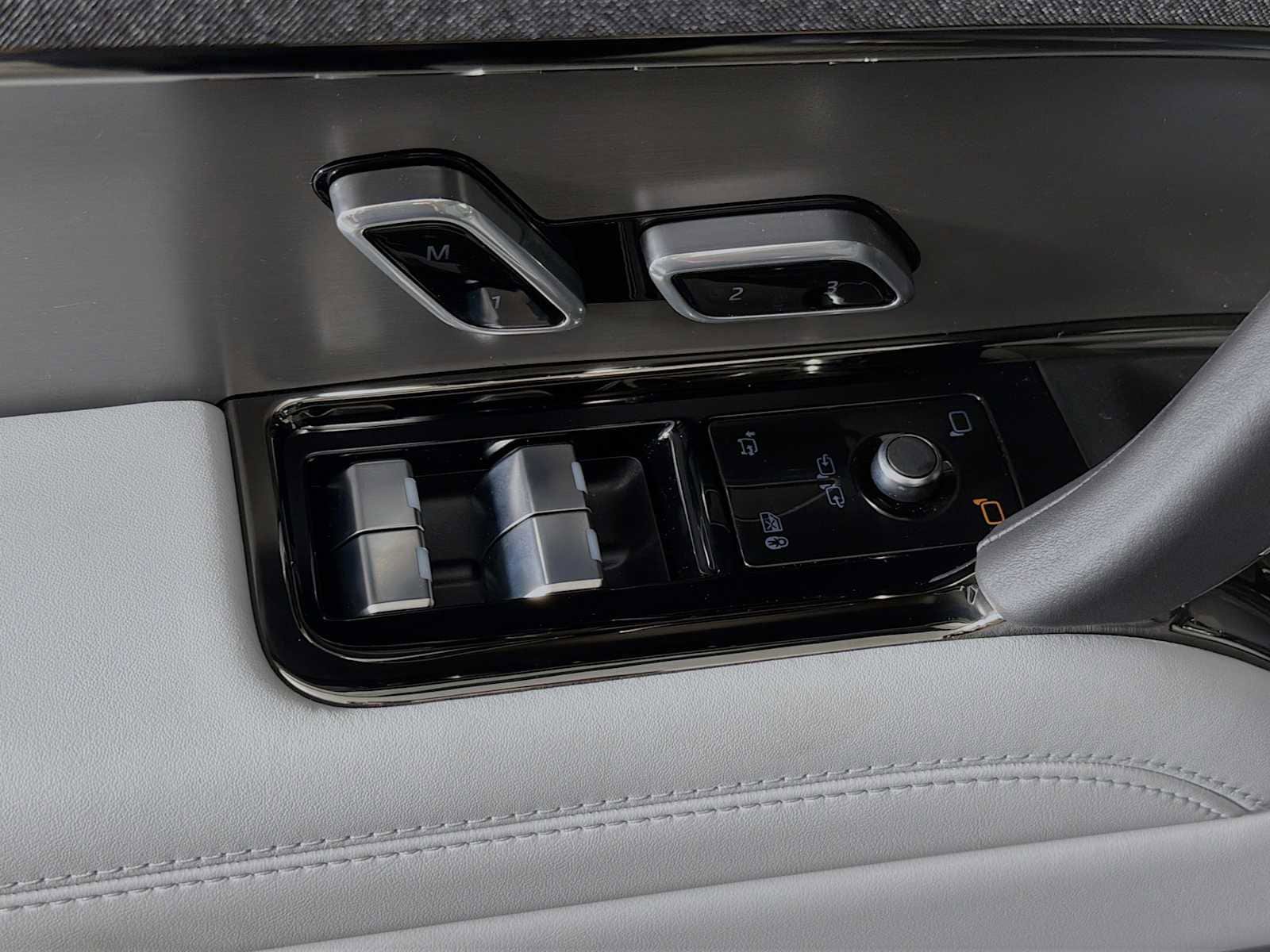 New 2026 Land Rover Range Rover Sport SE AWD/4WD image 18