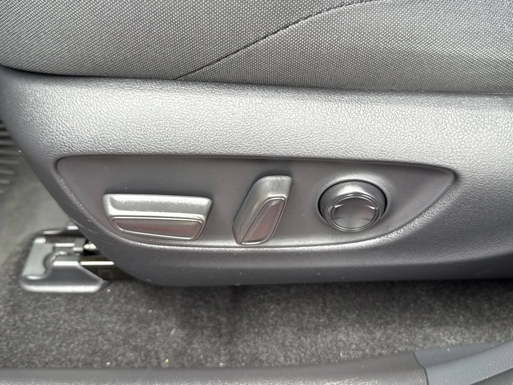 Certified 2024 Toyota Venza LE AWD/4WD image 21