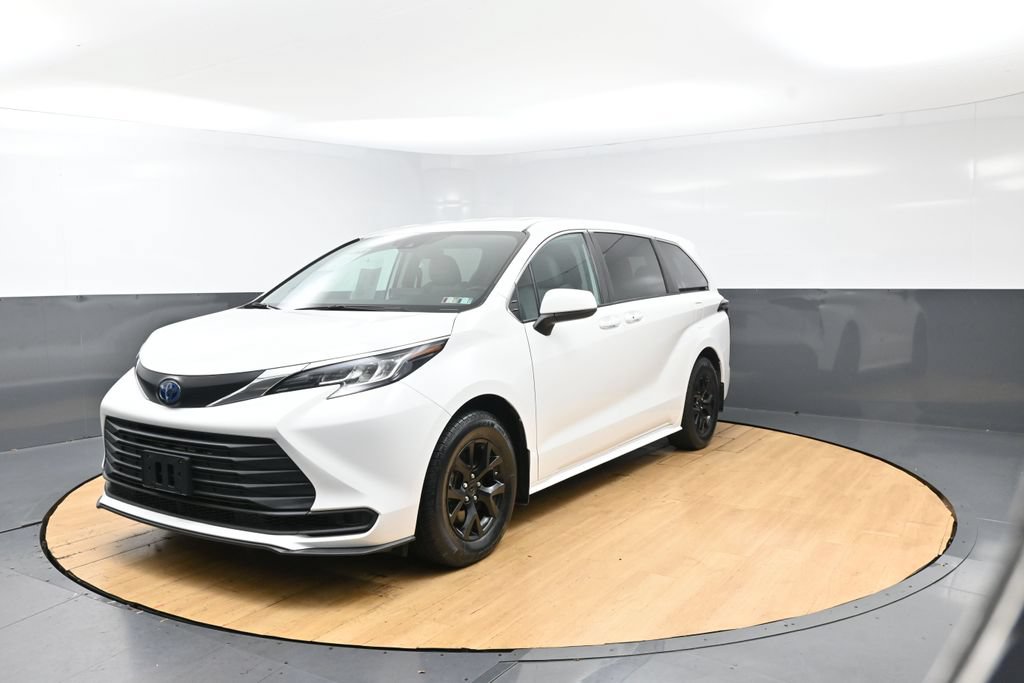 Used 2021 Toyota Sienna LE FWD image 6