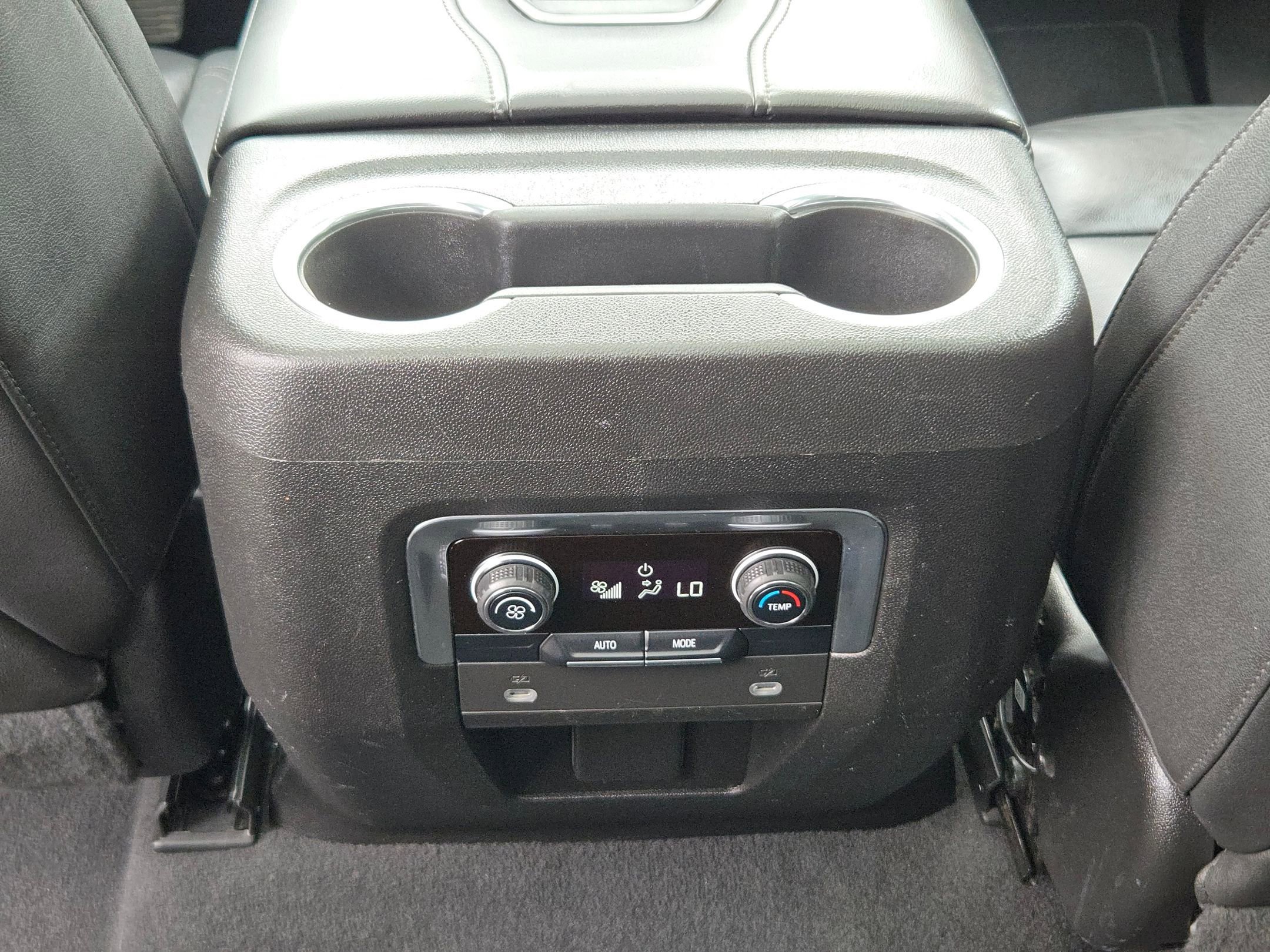 Used 2023 Chevrolet Suburban Z71 AWD/4WD image 26