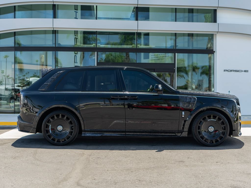 Used 2026 Rolls-Royce Cullinan AWD/4WD image 8