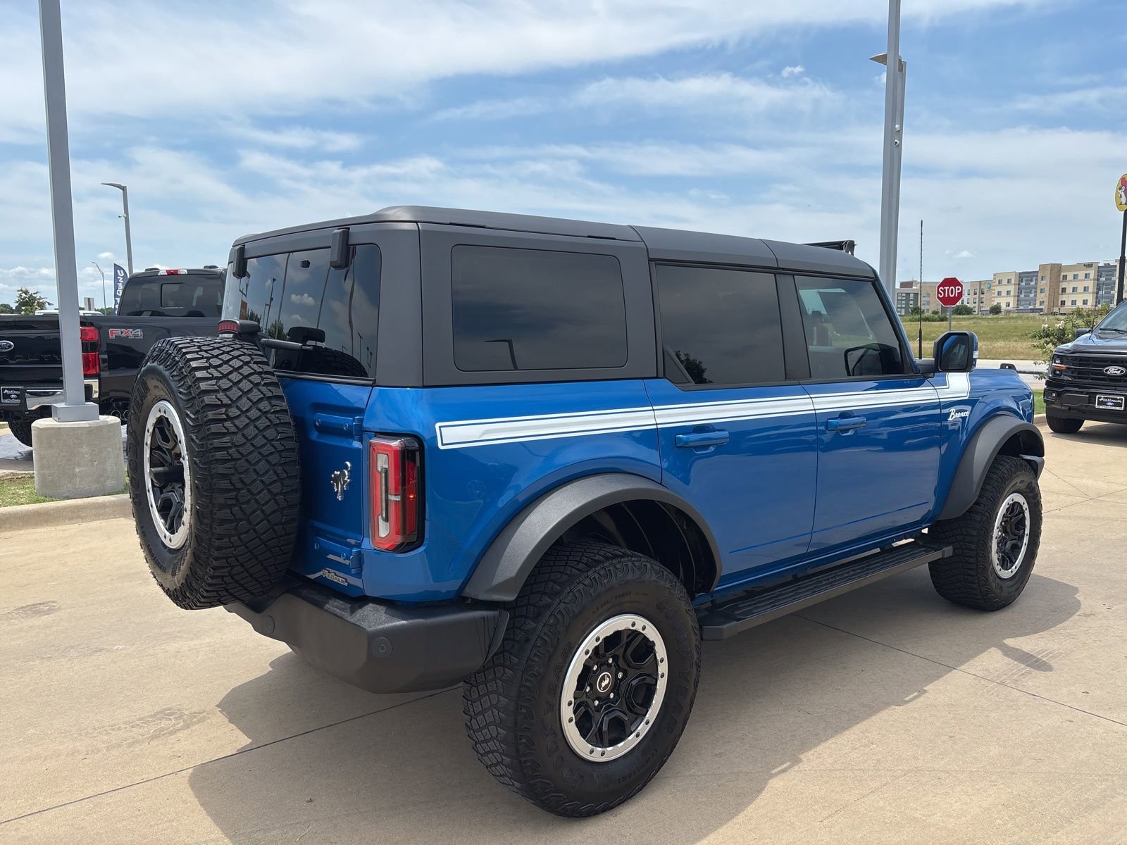 Used 2023 Ford Bronco Outer Banks w/ Sasquatch Package AWD/4WD image 6