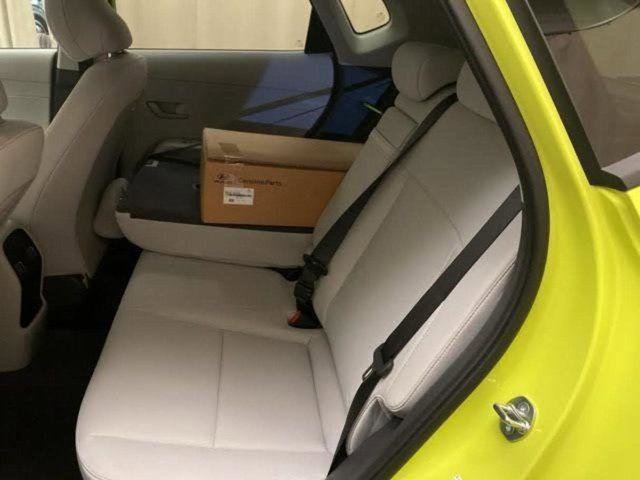 Used 2024 Hyundai Kona SEL w/ Convenience Package image 17