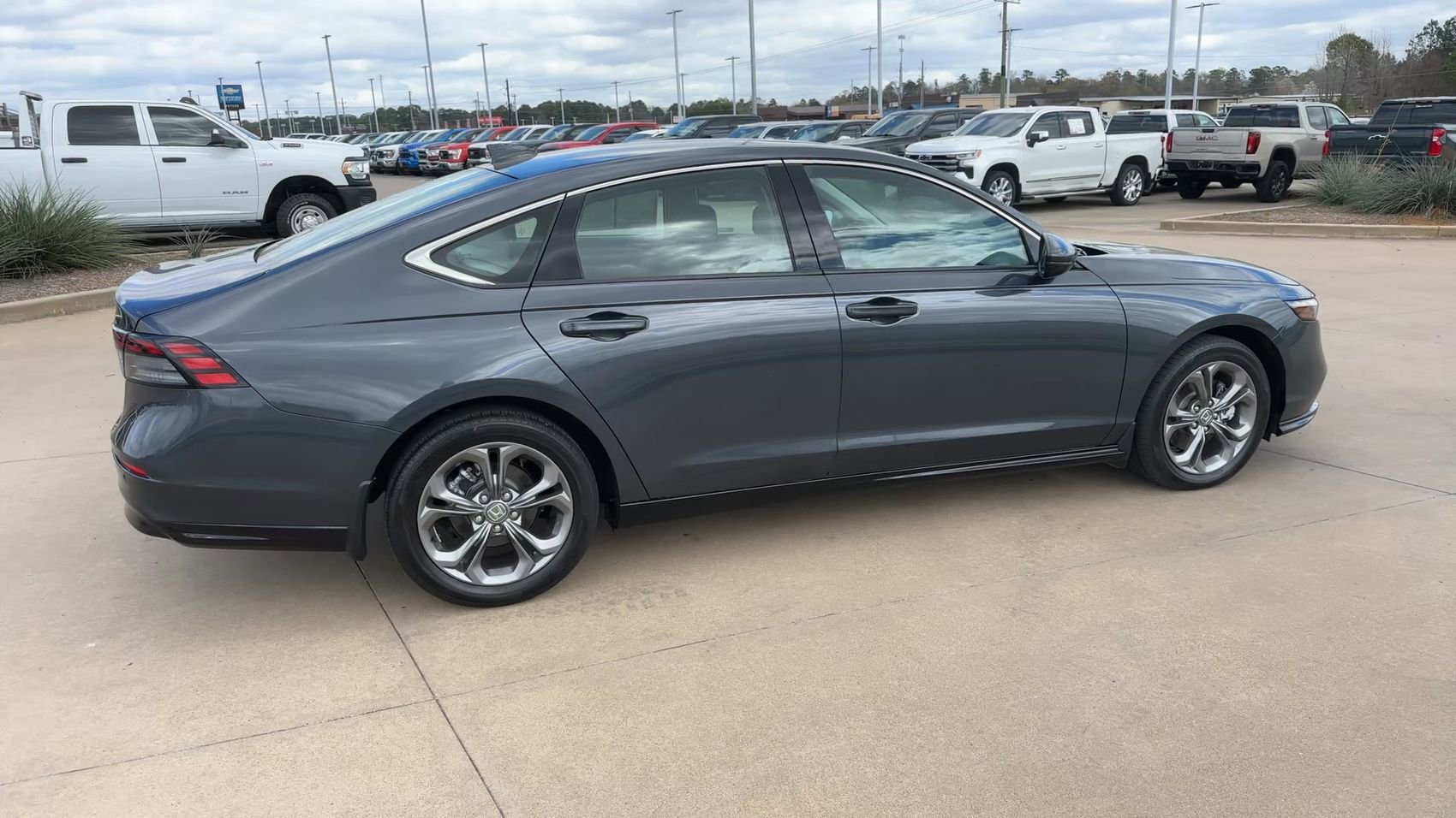 Used 2023 Honda Accord EX-L image 8