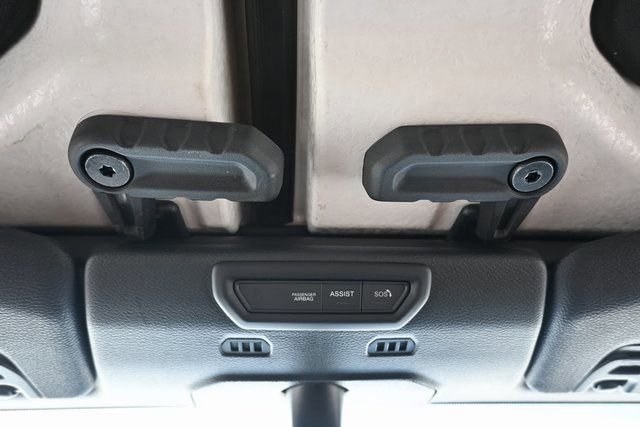 Used 2021 Jeep Wrangler Unlimited Sahara image 32