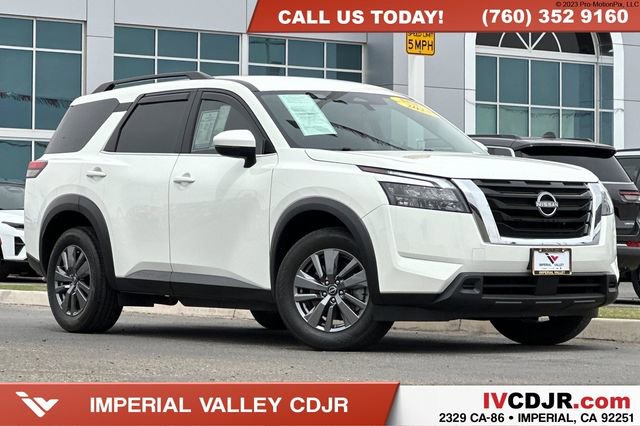 Used 2025 Nissan Pathfinder SV FWD image 1