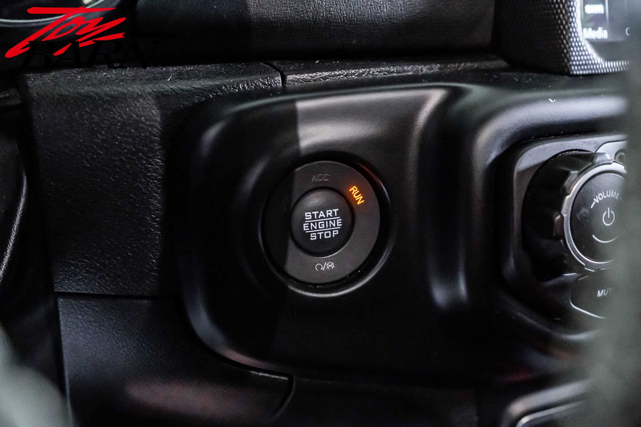 Used 2023 Jeep Wrangler Unlimited Sahara AWD/4WD image 30
