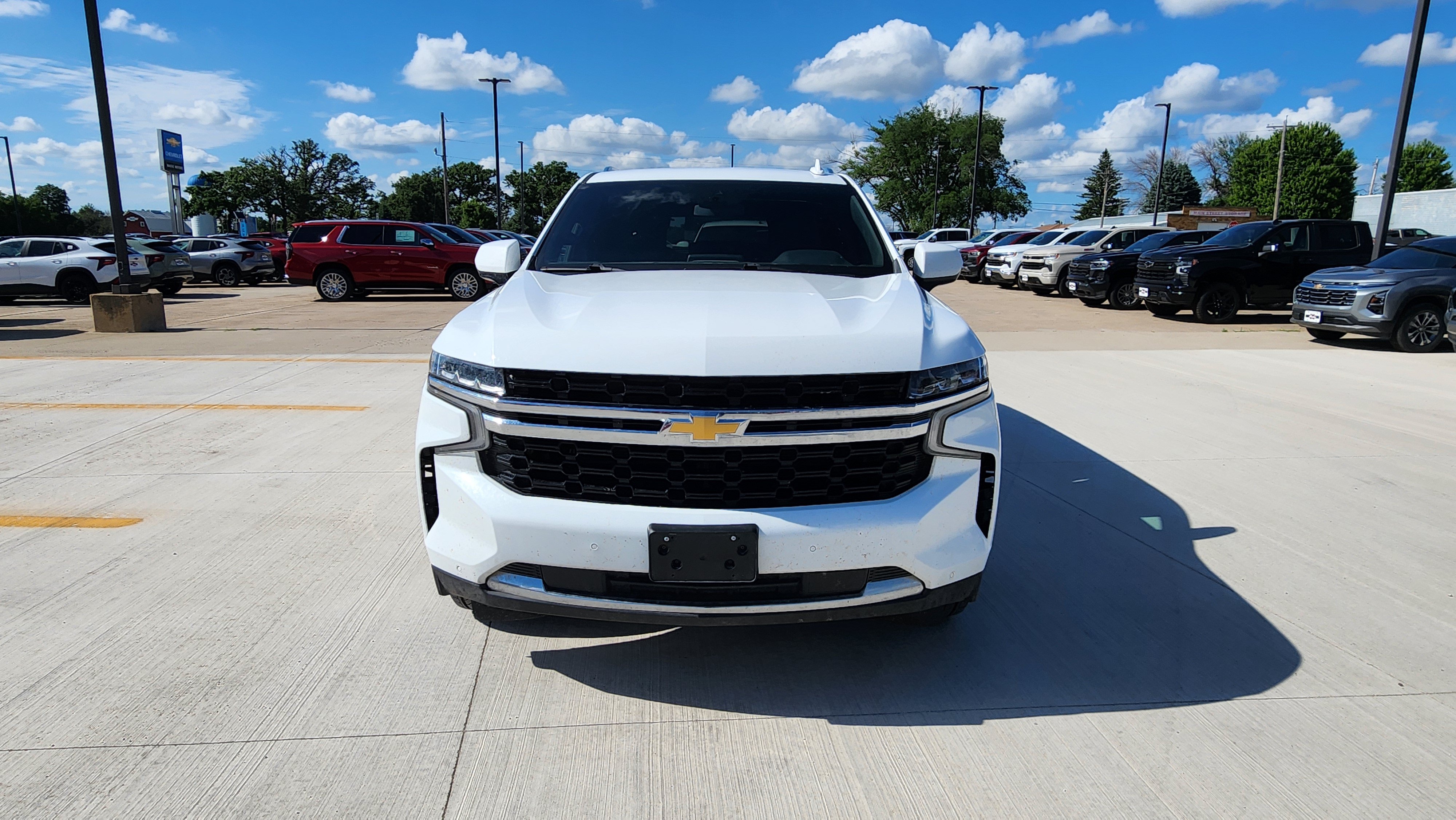 Used 2023 Chevrolet Suburban LS w/ Max Trailering Package AWD/4WD image 2