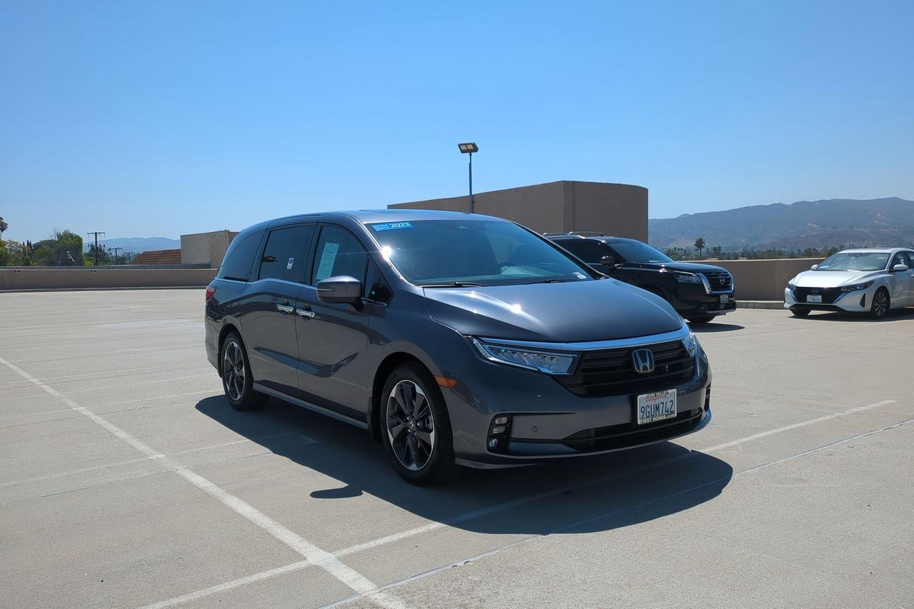 Certified 2023 Honda Odyssey Elite image 3