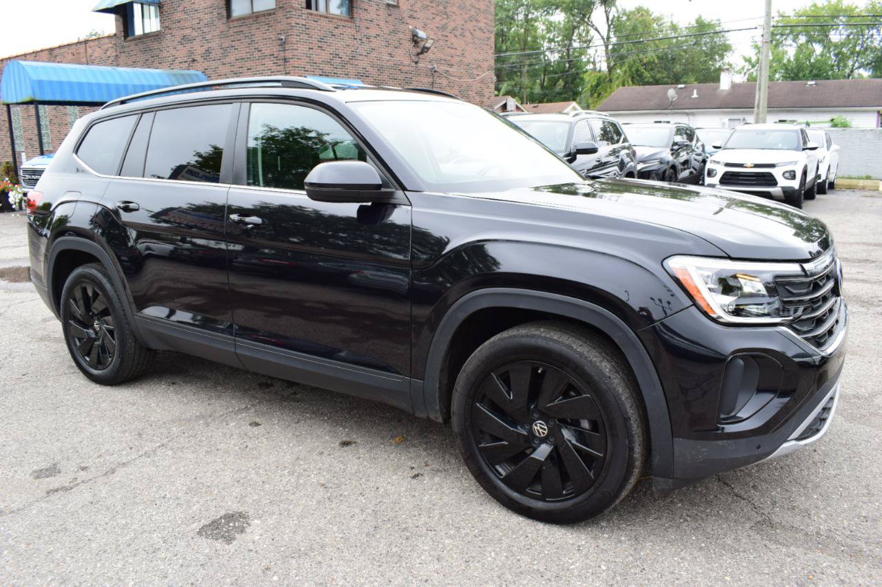Used 2024 Volkswagen Atlas SE AWD/4WD image 4