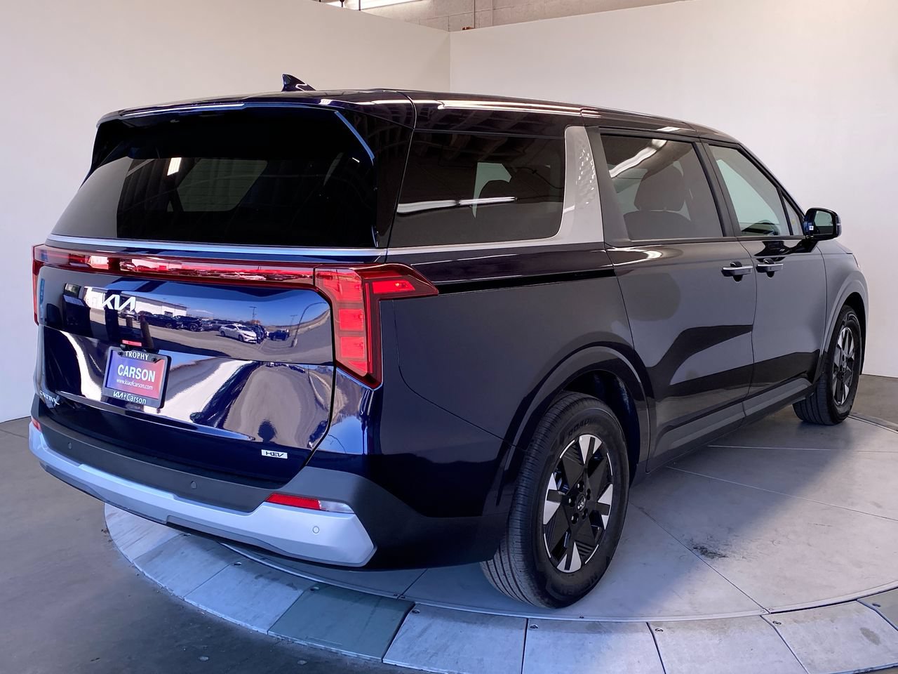 New 2027 Kia Carnival LXS FWD image 5