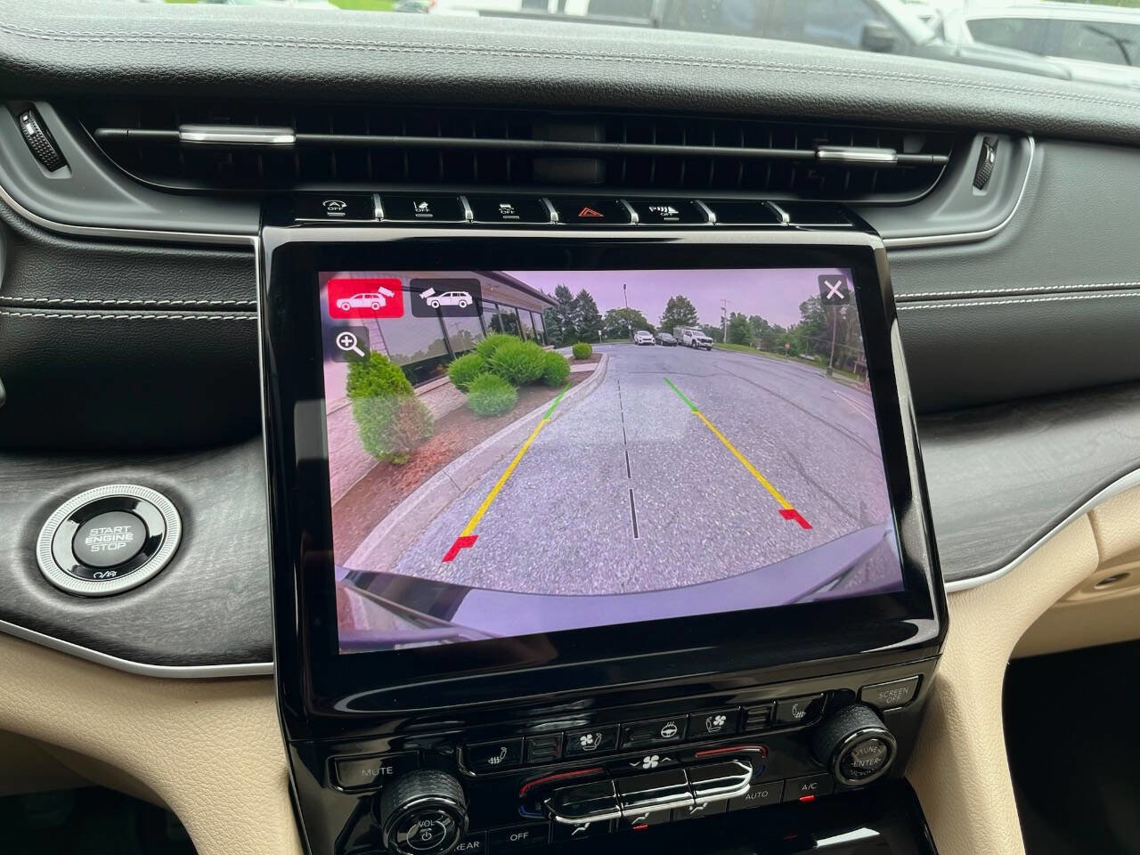 Used 2022 Jeep Grand Cherokee L Limited w/ Luxury Tech Group II image 36