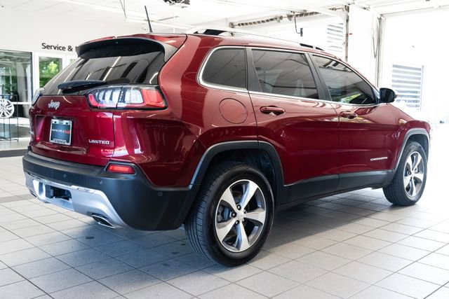 Used 2021 Jeep Cherokee Limited w/ Elite Package AWD/4WD image 6